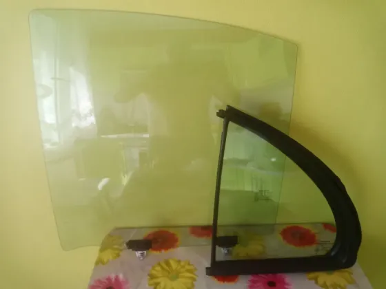 Скло Nissan Mikra K13 Київ