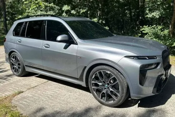 265 Аренда Bmw X7 40D 2024 серый внедорожник с водителем на свадьбу Киев