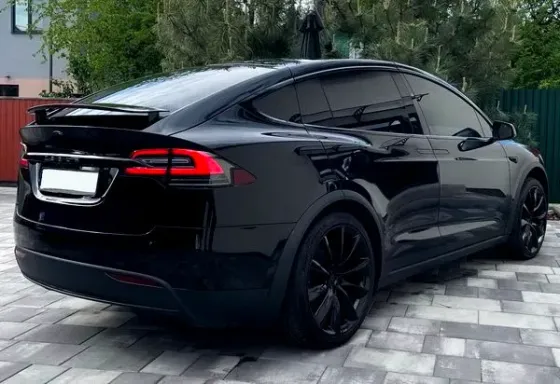 121 Прокат Tesla Model X черная без водителя в Киеве Киев