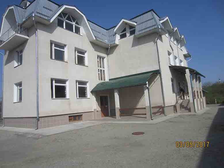 Триповерхова будівля із земельною ділянкою Кам'янець-Подільський - зображення 1