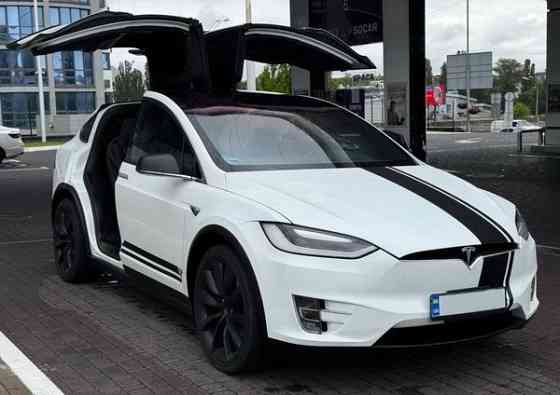 001 Tesla Model X белая электрический внедорожник арендовать на свадьб Київ