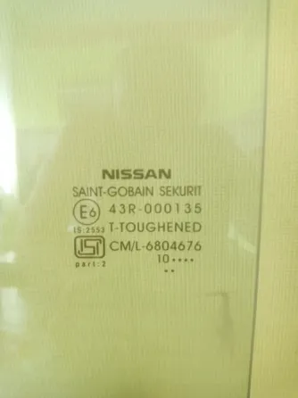 Скло Nissan Mikra K13 Київ