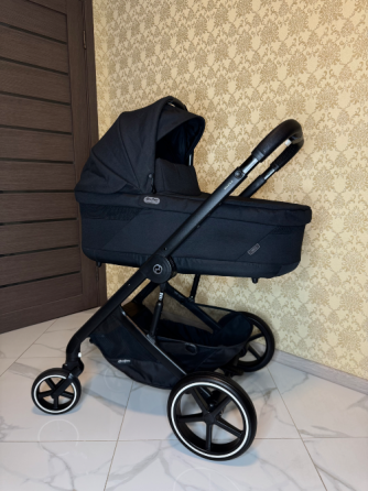 Продам Cybex Balios S Lux 2 в 1 , 2023 року у кольорі Moon Black Київ