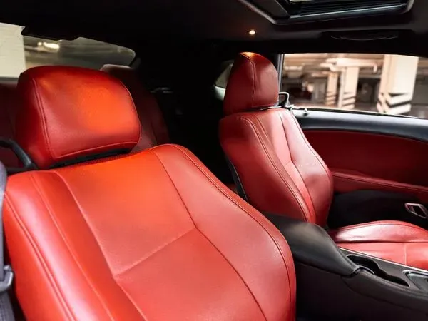 421 Прокат Dodge Challenger 3.6 л без водителя для фотосессии Киев - изображение 8