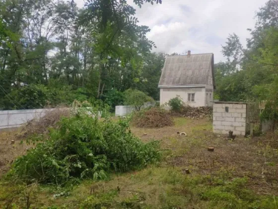 Продаж цегляного дому з ділянкою 9 сот. 2 пов. + гараж Ржищів