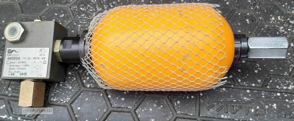 Пневмогидроаккумулятор с гидроклапанами ПГА 64000А Суми - зображення 1