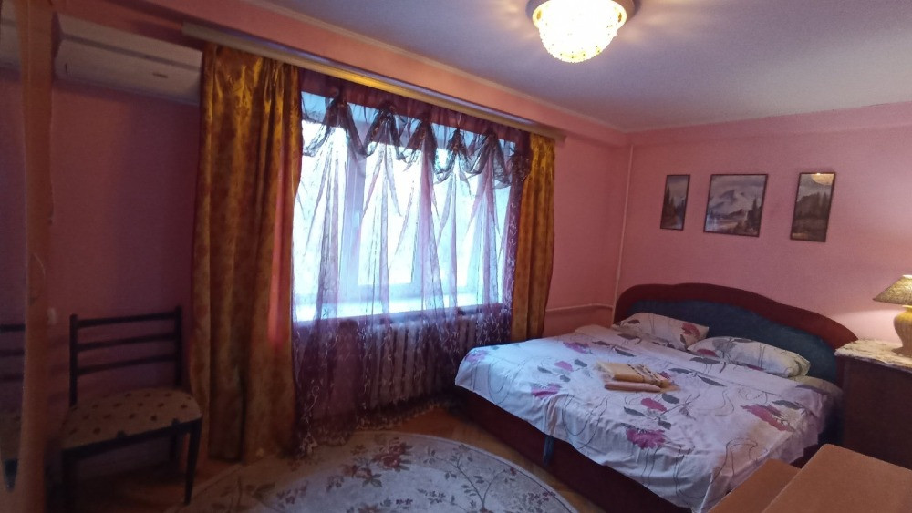 Снять 4-комнатную квартиру в Киеве. Центр. Метро Печерская, посуточно Киев - изображение 5