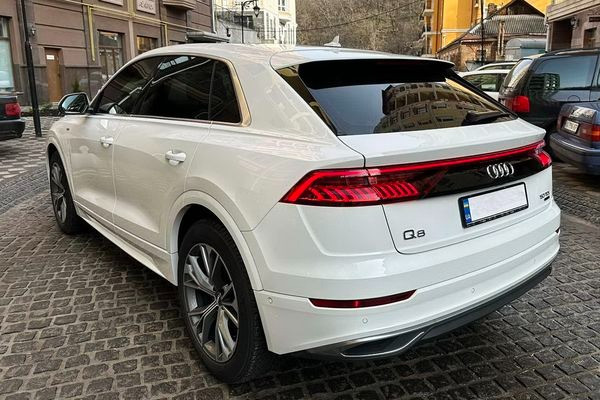 037 Внедорожник Audi Q8 S Line белая заказать на свадьбу Київ - зображення 2