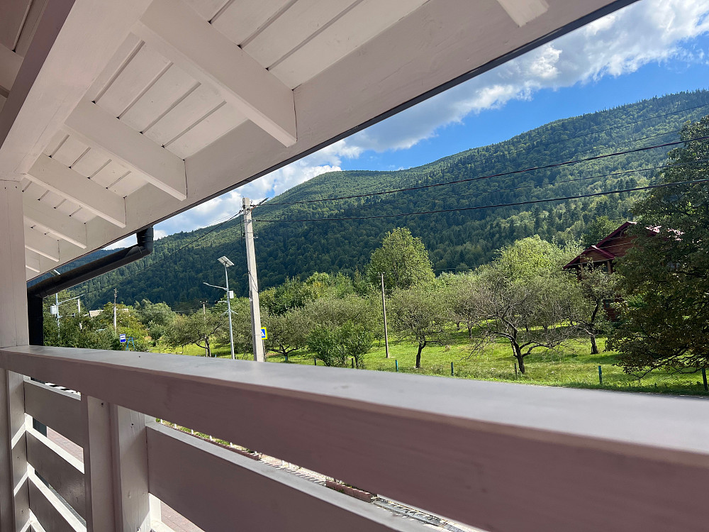 Здається гостьовий будинок(кольорове життя Яремче - изображение 12