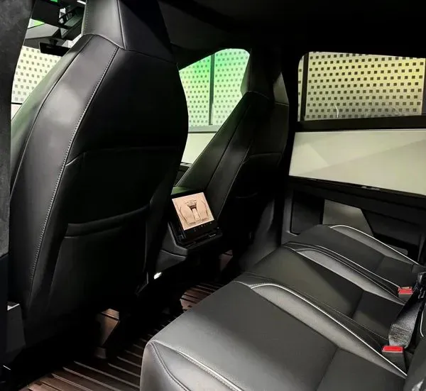 351 Tesla Cybertruck черный аренда на фотосессию съемки Киев - изображение 5