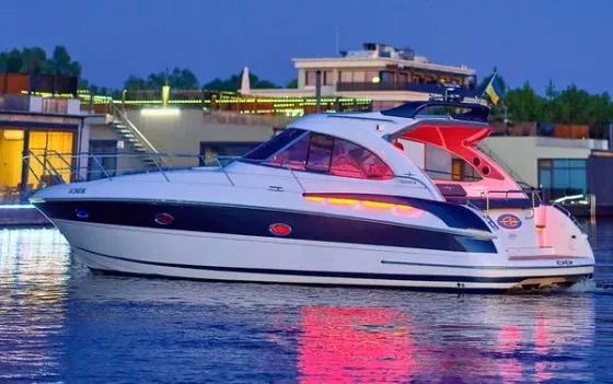 Прокат аренда катера яхты Bavaria 37 Sport HT Vip ресторан Заферано Зо Київ
