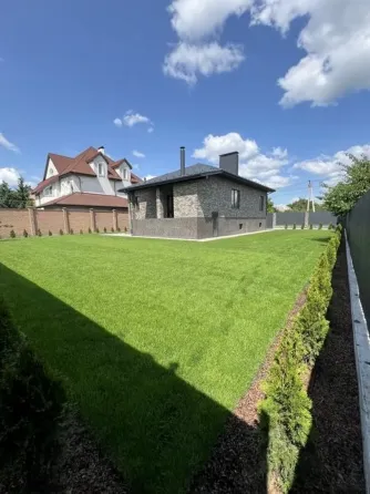 Продаж будинку з укриттям та гаражем біля м. Києва Киев