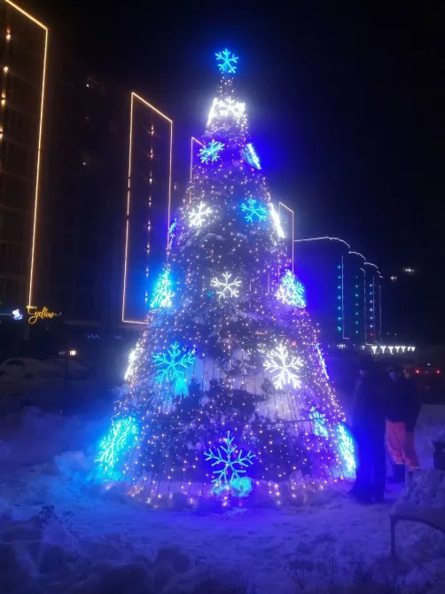 Новорічна іллюмінація гірляндами, монтаж гірлянд Буча - зображення 5