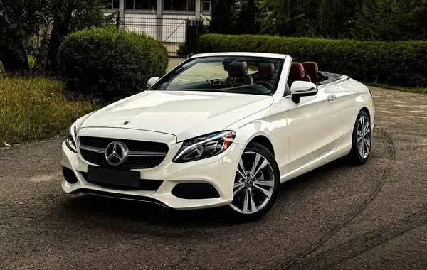 081 Прокат Mercedes-Benz C300 Cabrio белый без водителя в Киеве Київ - зображення 1