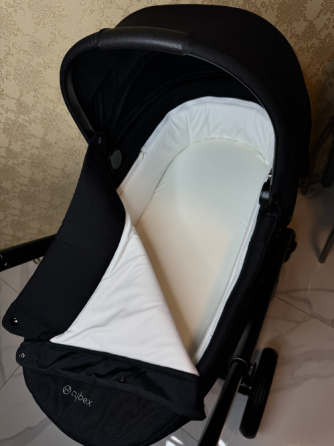 Продам Cybex Balios S Lux 2 в 1 , 2023 року у кольорі Moon Black Київ