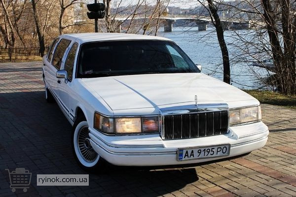 052 Лимузин на свадьбу Lincoln Town Car на прокат в Киеве Київ - зображення 1