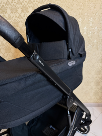Продам Cybex Balios S Lux 2 в 1 , 2023 року у кольорі Moon Black Київ