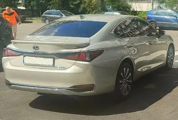 430 Авто на свадьбу Lexus ES 300h золотой аренда с водителем Київ - зображення 4