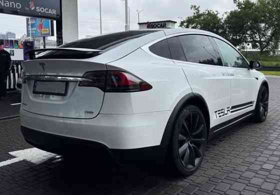 001 Tesla Model X белая электрический внедорожник арендовать на свадьб Київ