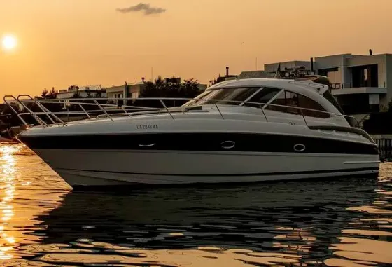 Прокат аренда катера яхты Bavaria 37 Sport HT Vip ресторан Заферано Зо Київ