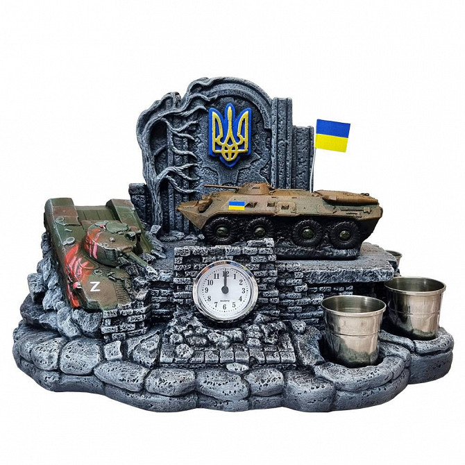 Штоф Український БТР-80 №4 декоративна підставка, тематичний Міні Бар Львов - изображение 1