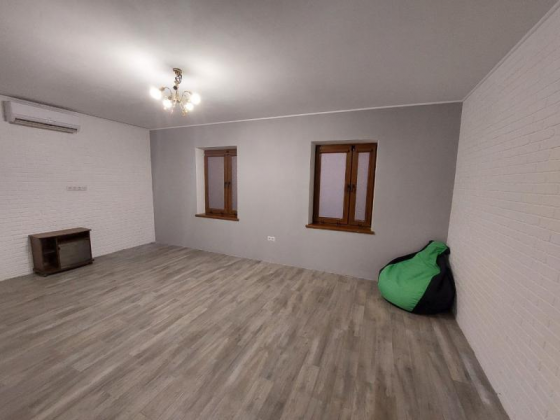 Дом 110 кв.м. с участком в удобном р-не, гараж с ямой, высокий забор, Марганець