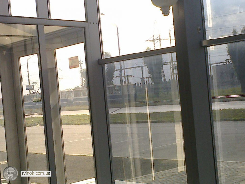 Монтаж бронирующих (ударопрочных) пленок на стекла зданий - бронирование стеклопакетов Дніпро - зображення 2
