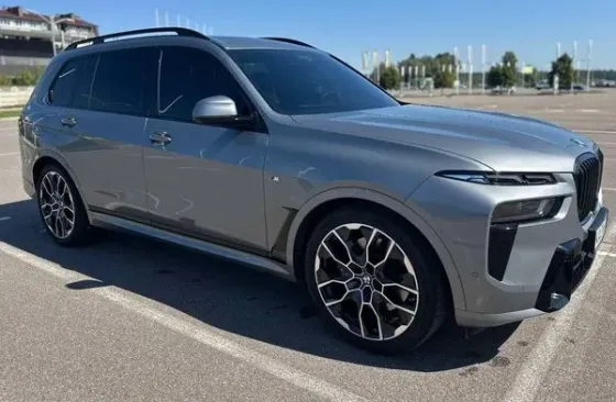 265 Аренда Bmw X7 40D 2024 серый внедорожник с водителем на свадьбу Киев