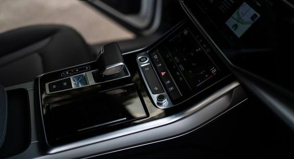 041 Bнедорожник Audi Q8 белая прокат аренда с водителем без водителя Київ - зображення 5