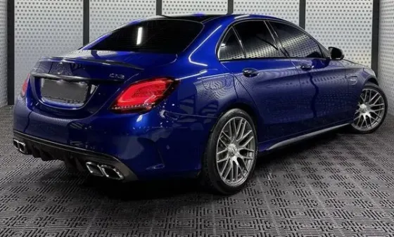 428 Цвет — синий, мотор — 4.0 бензин, коробка — автомат Цена — 3000 г Киев