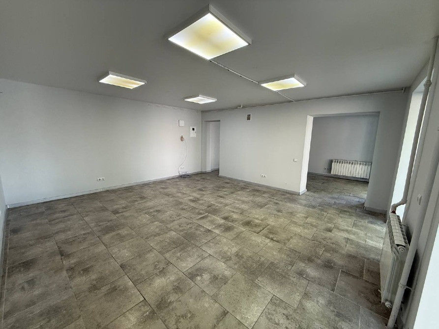 Оренда фасадного приміщення, Відродженння Луцьк - зображення 1