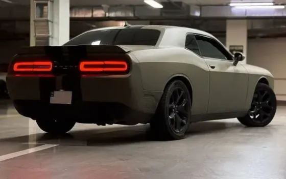 421 Прокат Dodge Challenger 3.6 л без водителя для фотосессии Киев
