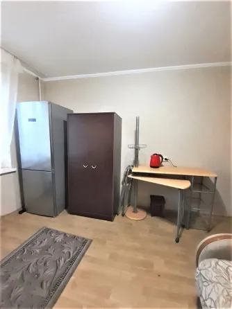 Пр.Б.Хмельницького, кінцева 136й маршрутки, продам 1к.кв, 5/9 ремонт Днепр