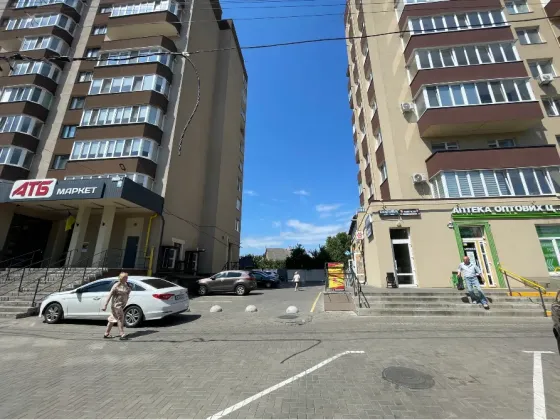 Оренда торгового приміщення в торговій галереї ЖК Сафрон Луцьк