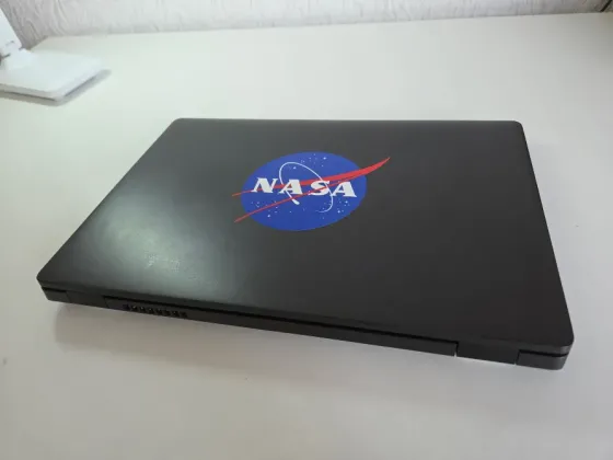 Продам Dell Latitude 5300: Потужність i7 у компактному корпусі Киев