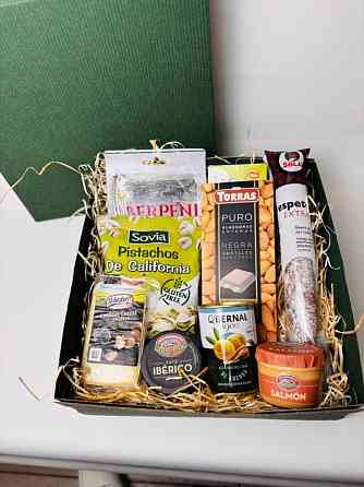 Подарунковий продуктовий набір Maxi Box – вишуканий смак у кожній дета Винница