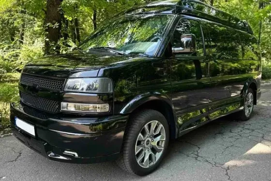 378 Микроавтобус Chevrolet Express аренда с водителем Київ