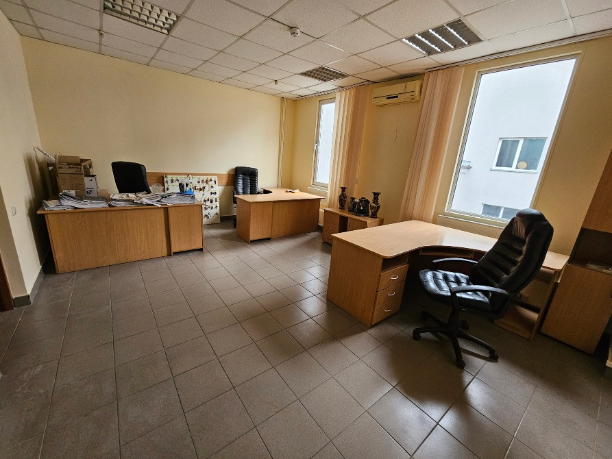 Орендна офісних приміщень в м.Луцьку по вул. Карпенка-Карого Луцьк - зображення 2