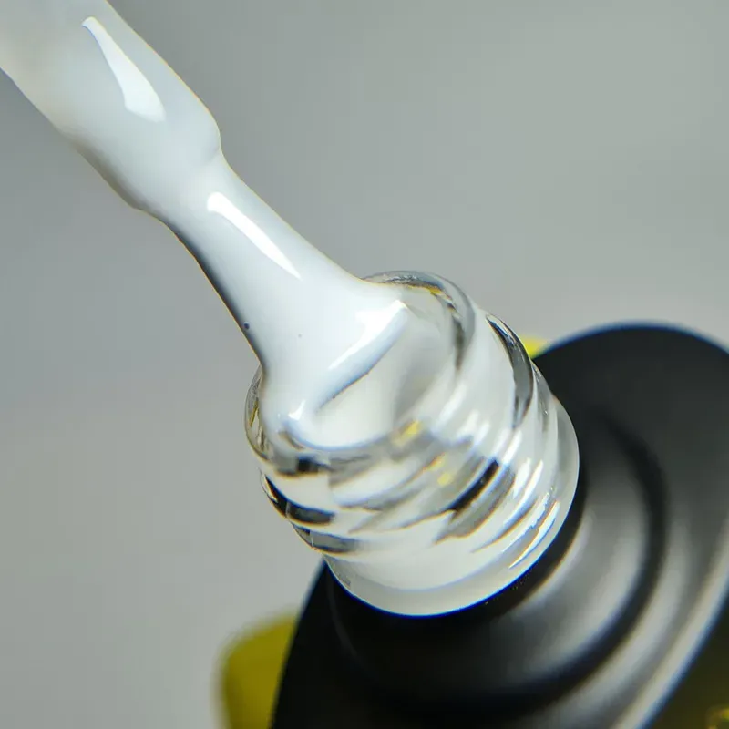 Must Have! Молочний Гель-лак Izzy Premium Milky для ідеального покритя Київ - зображення 1