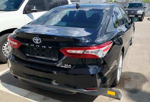 076 Toyota Camry V70 черная 2022 заказать авто на свадьбу Київ - зображення 4
