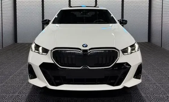 424 Bmw 5 G60 белая прокат без водителя Київ