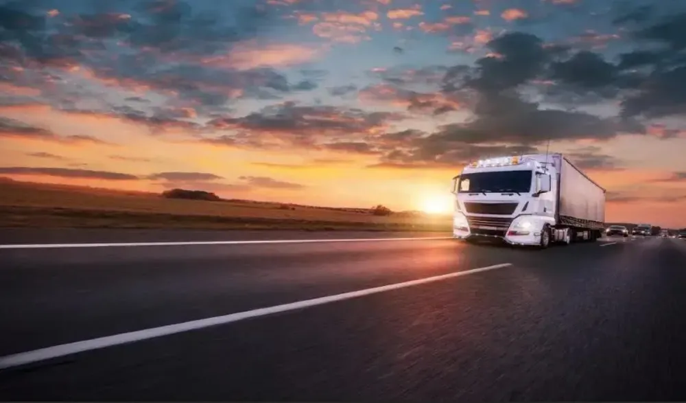 Запрошуємо водія категорії CE в автопарк стандарту Євро-6 Київ - зображення 1