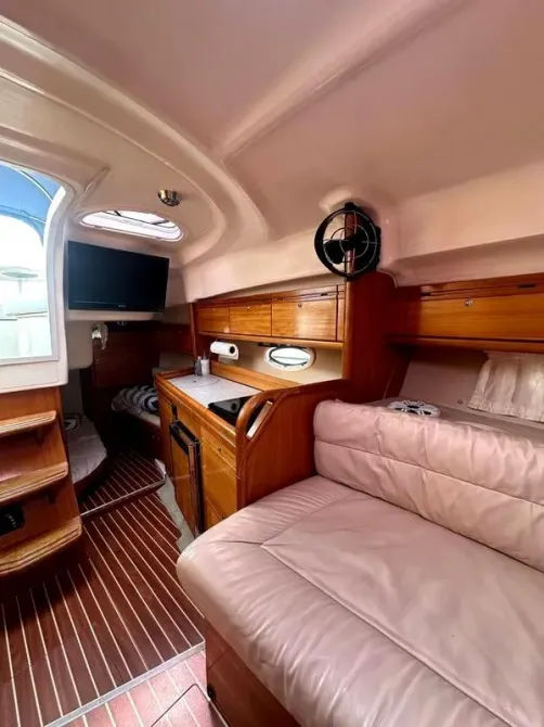 Аренда Vip яхты Bavaria 27 в Киеве — яхта на день рождения, фотосессию Київ - зображення 5