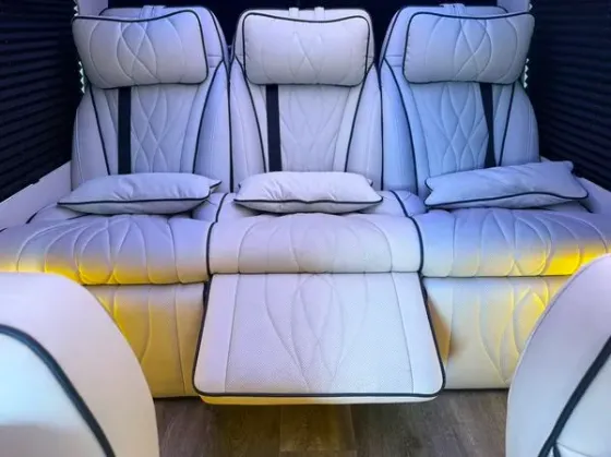 106 Mercedes-Benz Sprinter Vip класса для трансфера в Краков Варшава Київ