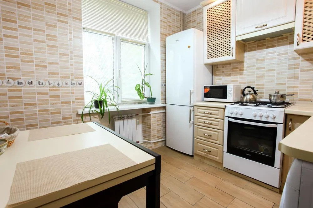 Снять квартиру в Шевченковском районе, Квартиры посуточно Шевченковск Київ - зображення 2