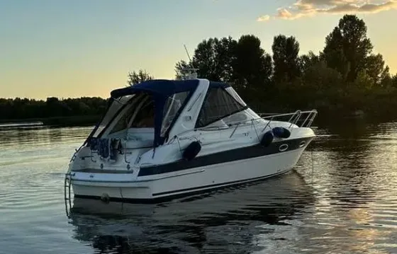 Аренда Vip яхты Bavaria 27 в Киеве — яхта на день рождения, фотосессию Киев