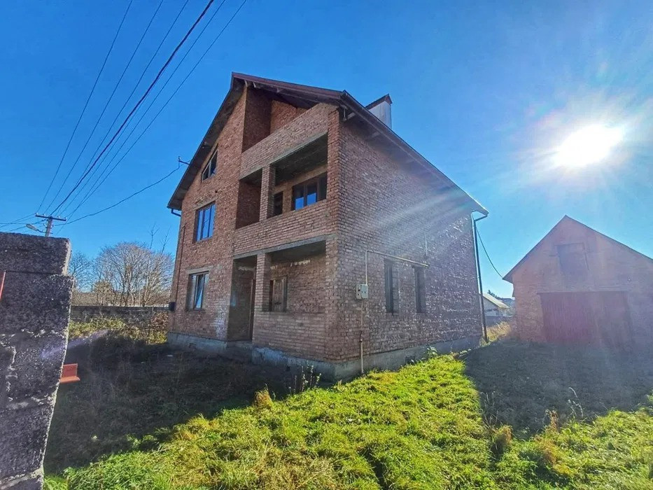 Продається просторий цегляний будинок у місті Рудки Рудки - зображення 1