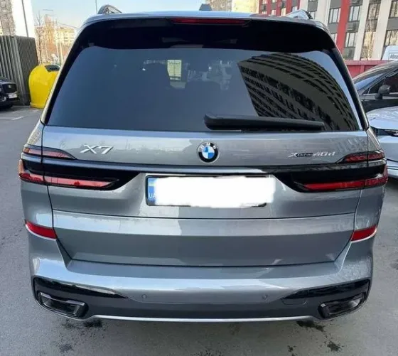 265 Аренда Bmw X7 40D 2024 серый внедорожник с водителем на свадьбу Киев