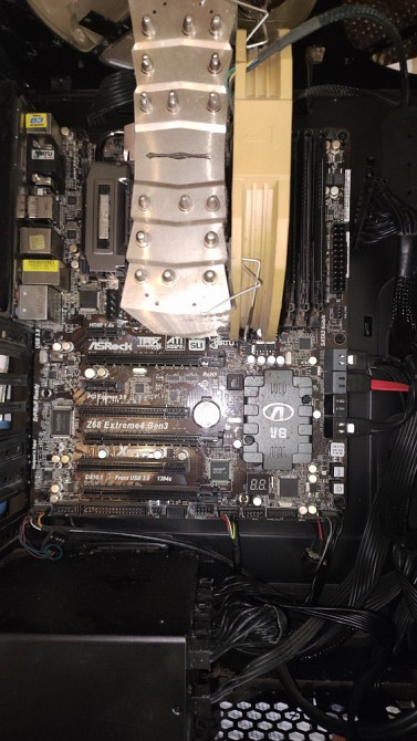 Продам комплект : Asrock Z68 Extreme4 Gen3 + Intel Киев - изображение 1