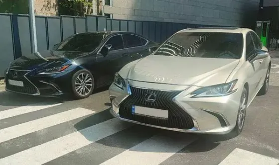 430 Авто на свадьбу Lexus ES 300h золотой аренда с водителем Киев